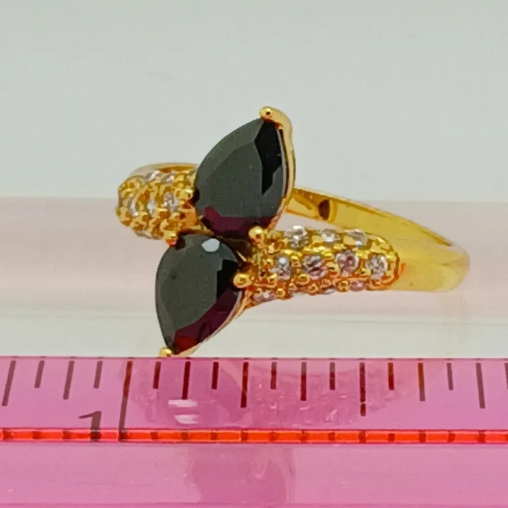 Vintage Gold Tone Bypass Black Pear Cut Pavé Sim Diamond CZ Accent Ring Size 7.5